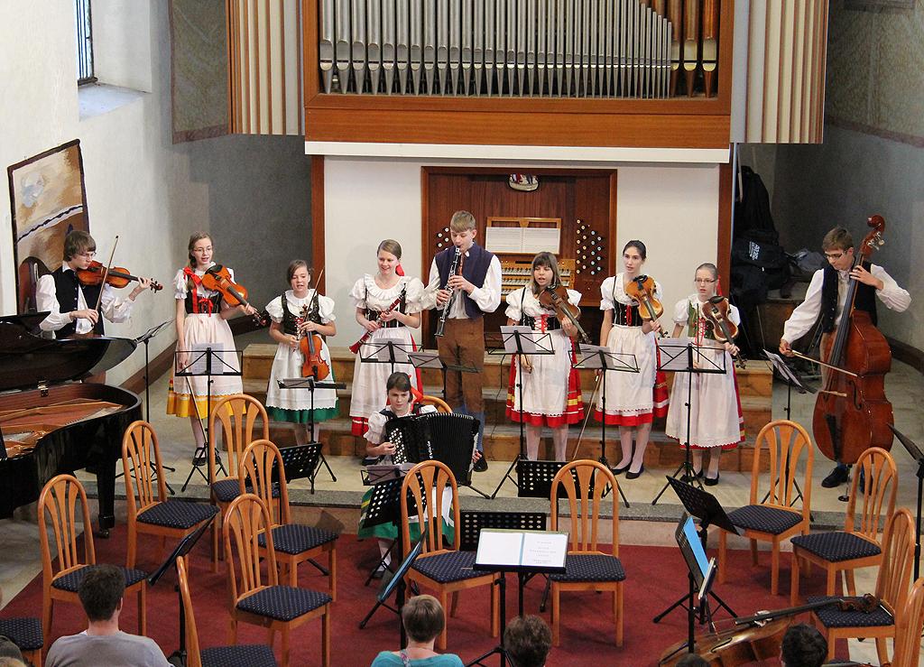 Vánoční koncert školy: Dětská koledová mše vánoční – Trojice 13. 12. 2014
